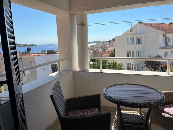 Apartament wakacyjny dla 2 osób, z balkon/ taras w Primošten