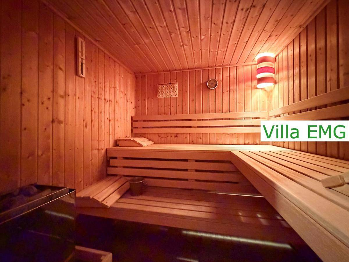 Ferienhaus Villa Emg Saerbeck nah Münster Riesenbeck Osnabrück mit Pool, Sauna, Garten für Familien Gruppen bis 23 Personen in Saerbeck, Münsterland
