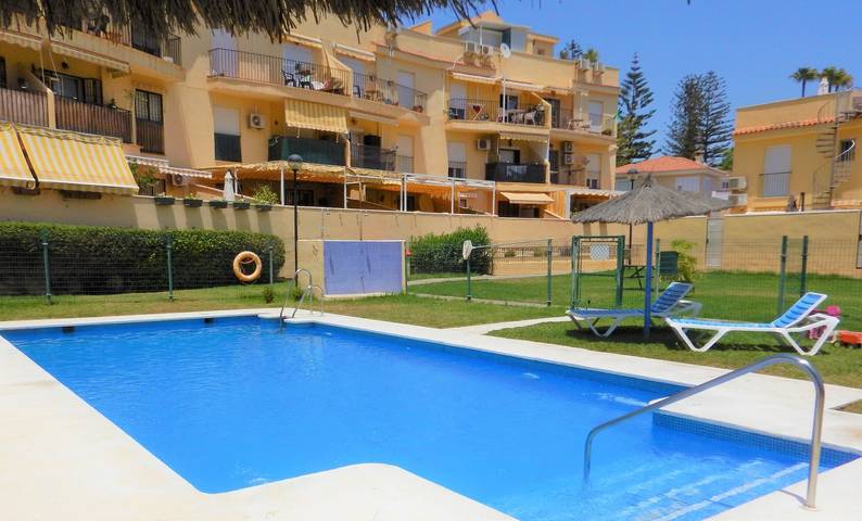 Ferienwohnung für 6 Personen, mit Kinderpool und Garten in Torremolinos