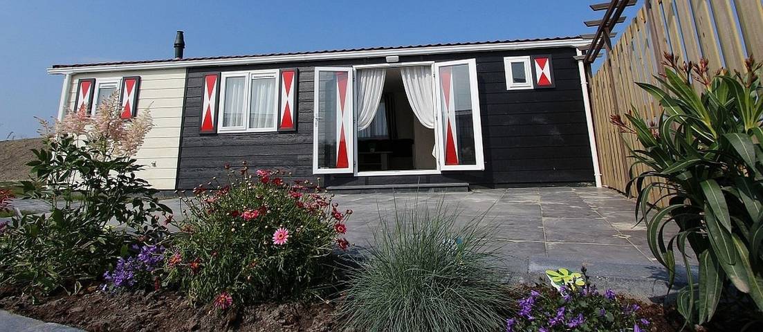 Ferienhaus für 6 Personen, mit Terrasse und Garten in Serooskerke