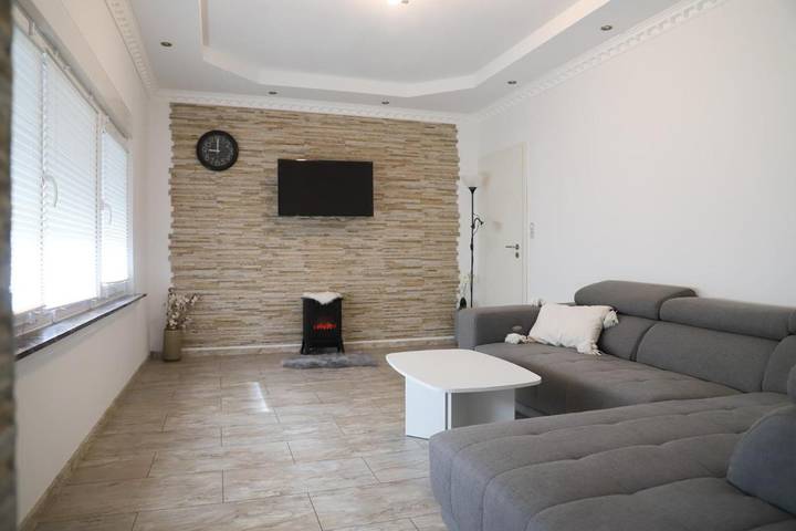 Ferienwohnung für 4 Personen, mit Whirlpool und Terrasse sowie Garten