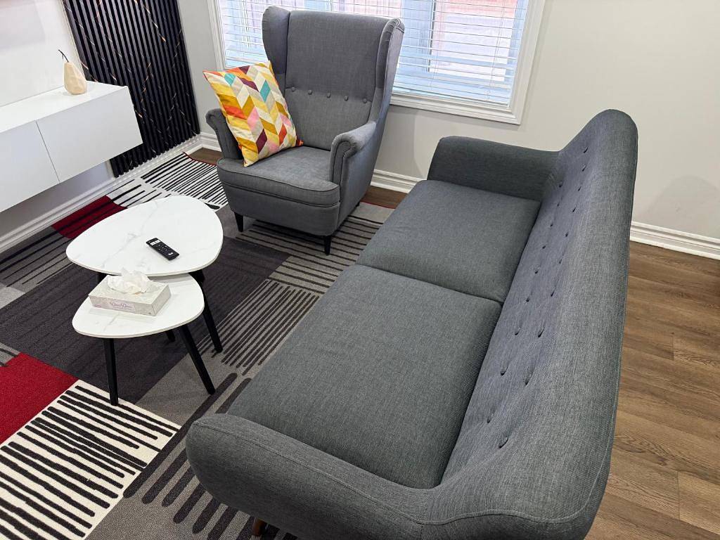 Appartamento intero, Accogliente appartamento su due livelli con ingresso separato a Brampton in Brampton, Lago Ontario (Kanada)