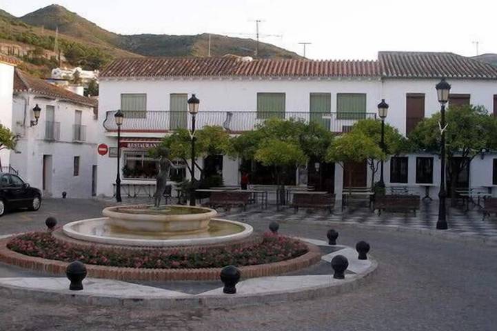 Villa en face de la mer avec piscine in La Capellania, Benalmádena