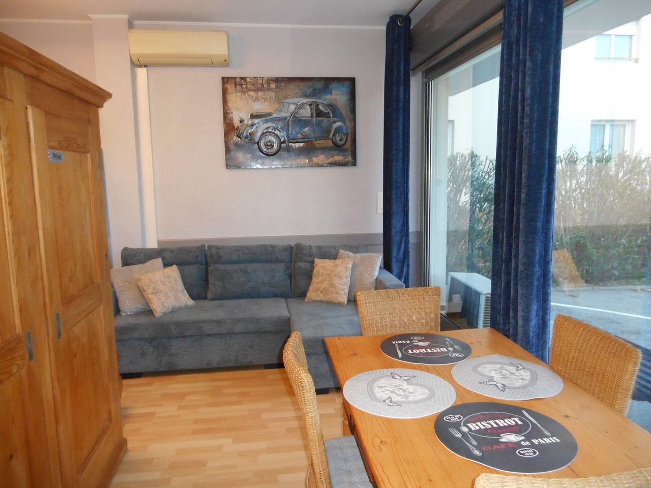 Appartement entier, Appartement à 200 mètres de la mer avec piscine commune, Wi-Fi et climatisation in Saint-Aygulf, Fréjus