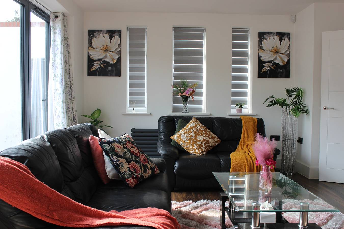Contemporary 2 bed house with Parking in Thurrock