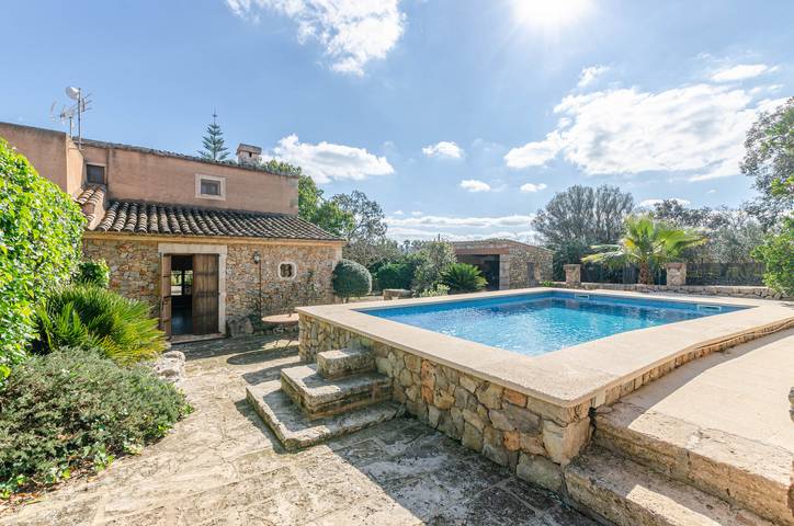 Villa für 8 Personen, mit Terrasse und Garten - 1