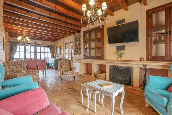 Casa rural con piscina para 17 personas, con Balcón y Terraza además de Piscina y Vistas en Aracena