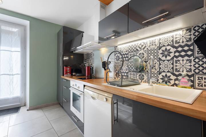 Entire apartment, Apartment 'Au Cocon De La Tour Des Jacobins' with private terrace and Wi-Fi in Bagnères-de-Bigorre, Hautes-Pyrénées
