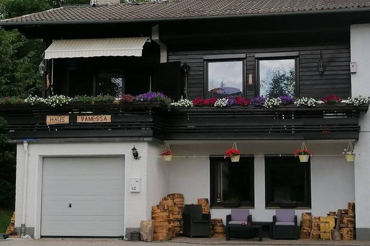 Ferienwohnung für 4 Personen, mit Terrasse und Garten sowie Pool