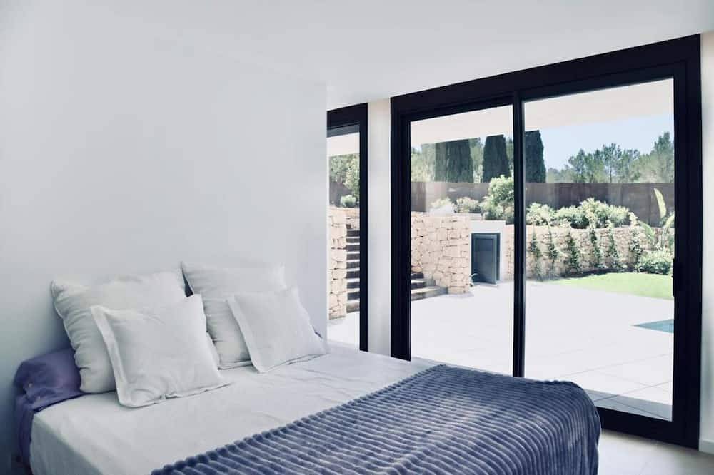 Amazing new build house in Roca Llisa  in Roca Llisa, Santa Eulària des Riu