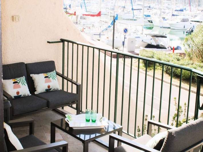 Gîte pour 6 personnes, avec piscine et terrasse, adapté aux familles dans Port Cogolin - 2