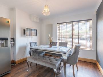 Glamping for 8 People in Basildon, Essex, Photo 4