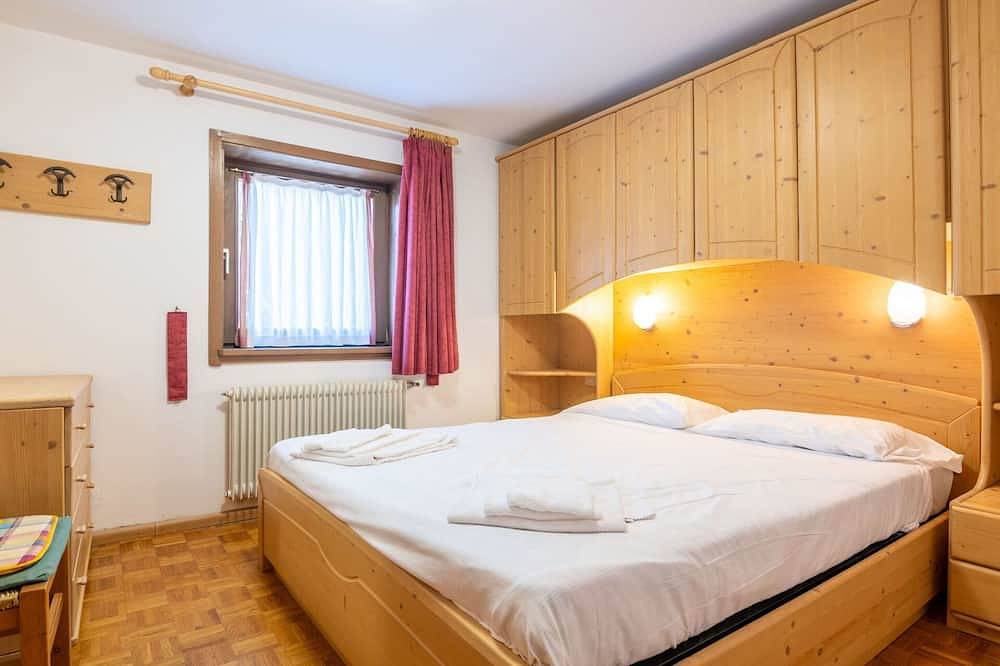 Ganze Wohnung, Angenehme Wohnung für 4 Leute mit Balkon in Canazei, Dolomiti Superski