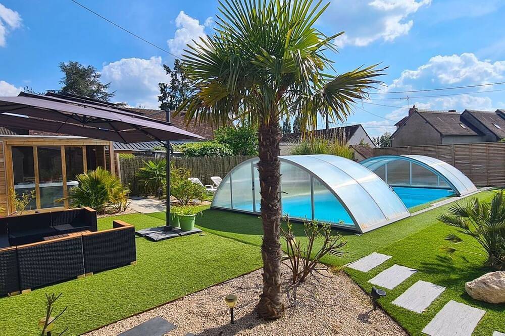 Gîte pour15 Personnes avec piscine et jacuzzi au coeur des châteaux de la Loire in Mosnes, Région de Tours