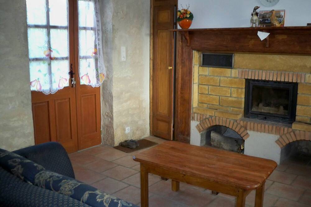 Maison Traditionnelle Et Independante Dans Le Perigord in Tourtoirac, Périgord Blanc