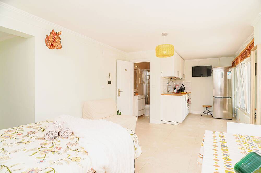 2 Private Pools, Ocean-View, Beach, Nintendo & Bbq in Parede, Carcavelos e Parede