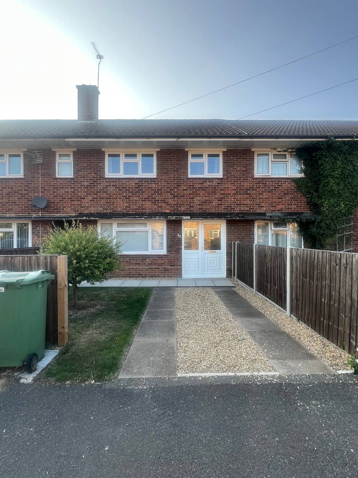 3 Bedroom House - Sleeps 6 & Free Parking in Dunstable (Bedfordshire), Chiltern Hills