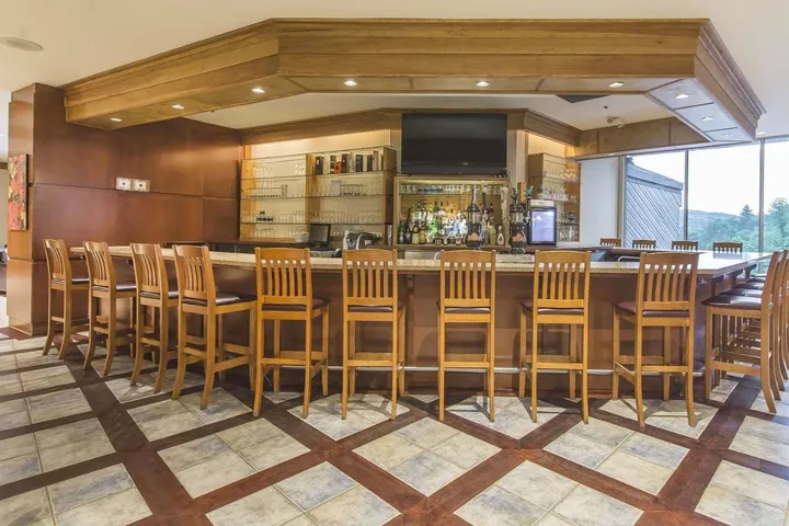 Hôtel pour 4 personnes, avec balcon et piscine ainsi que sauna et jacuzzi, animaux acceptés - 1