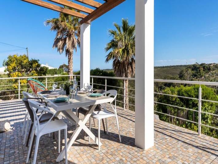 Ferienwohnung für 8 Personen, mit Garten und Pool sowie Balkon, kinderfreundlich in Arrifana - 4