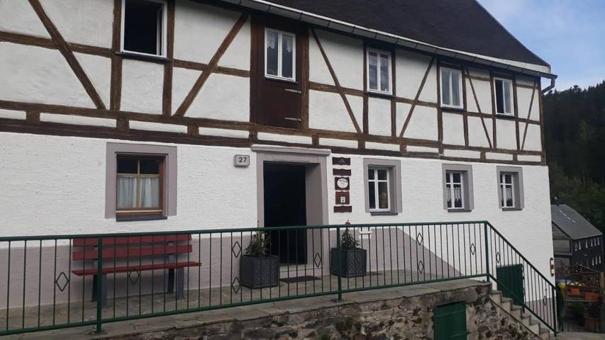 Ferienwohnung, mit Terrasse und Garten sowie Ausblick