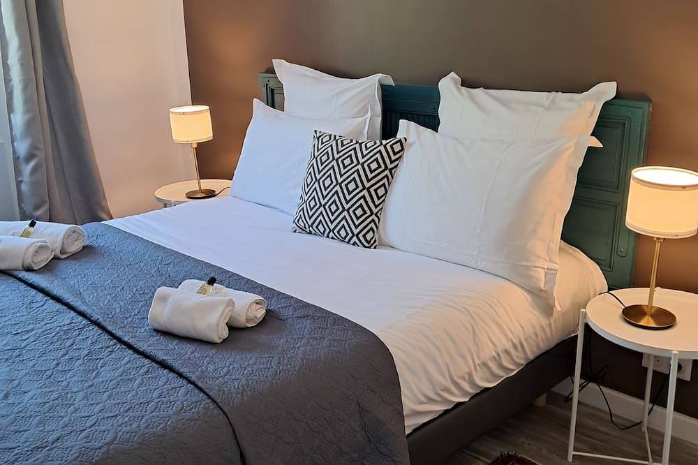 Appartement entier, Arrière pays, 35 minutes de Nice, duplex climatisé, 6 pers à partir de 2 nuitées in Bouyon, Côte méditerranéenne (France)