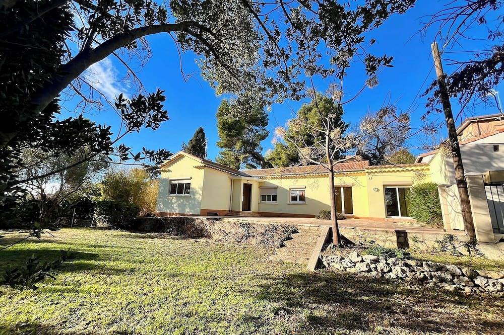 Les Jardins du Carignan - Jolie Maison sur un Terrain de 1300m2 en Centre Ville in Béziers, Côte d'Améthyste
