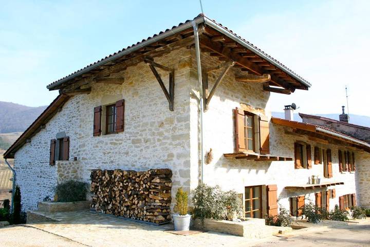 Location de vacances pour 8 personnes, avec jardin et vue à L'Abergement-de-Varey - 2