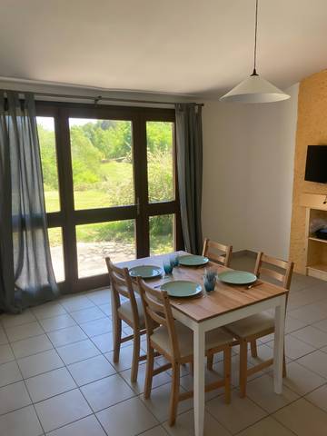Gîte pour 2 personnes, avec jardin, adapté aux familles à Saint-Rémy-sur-Durolle