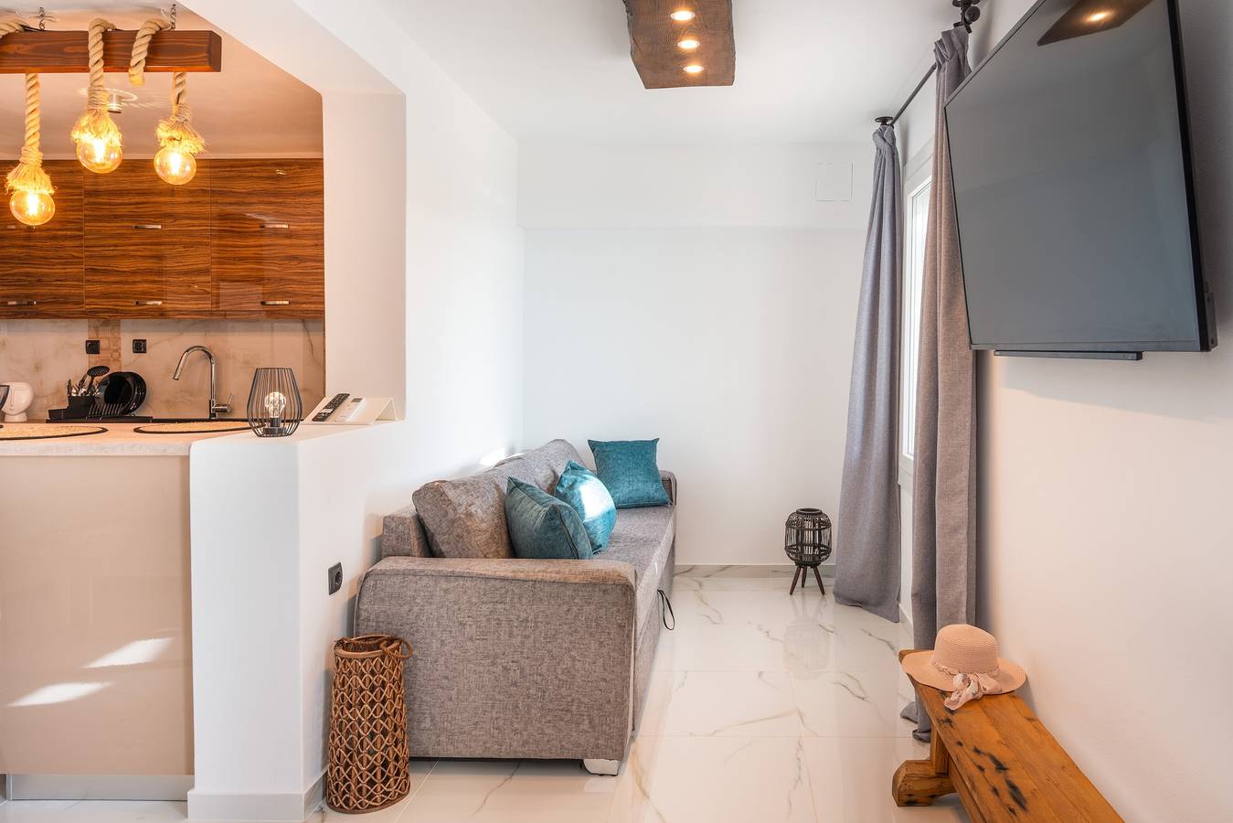 Finca 'Mont' Rock Villas 1' mit Meerblick, Wlan und Klimaanlage in Poseidonia, Syros