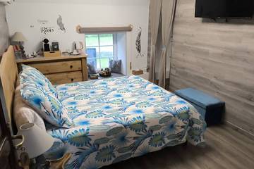 Location de vacances pour 2 personnes, avec jardin à Singles (Puy-de-Dôme)