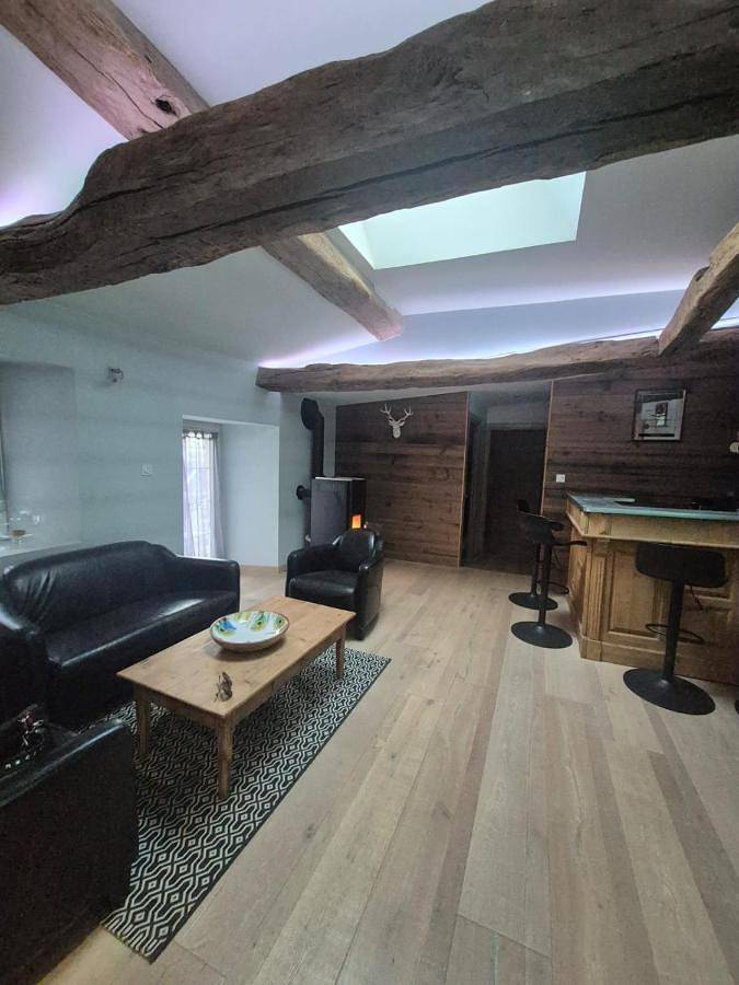 Gîte pour 2 personnes, avec vue et jardin à L'Abergement-de-Varey - 4