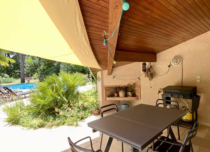 Location de vacances pour 4 personnes, avec terrasse ainsi que piscine et jardin à Castres - 3
