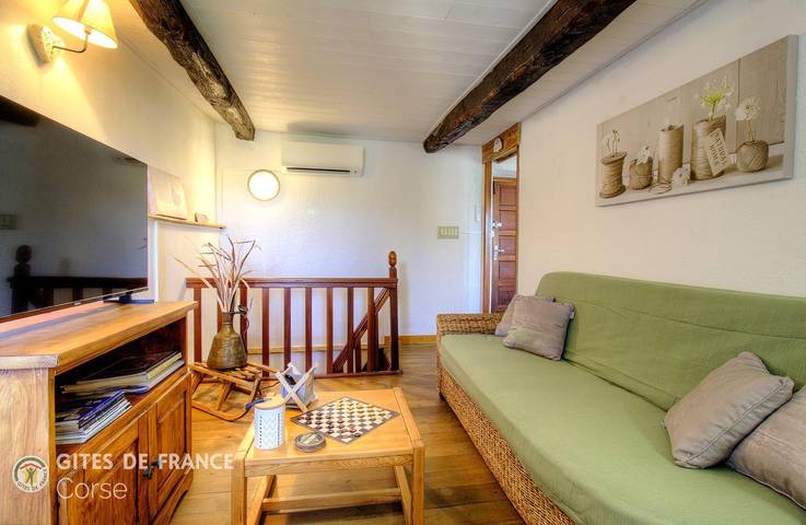 Gîte pour 2 personnes, avec Terrasse ainsi que Jardin et Vue à Sisco - 4