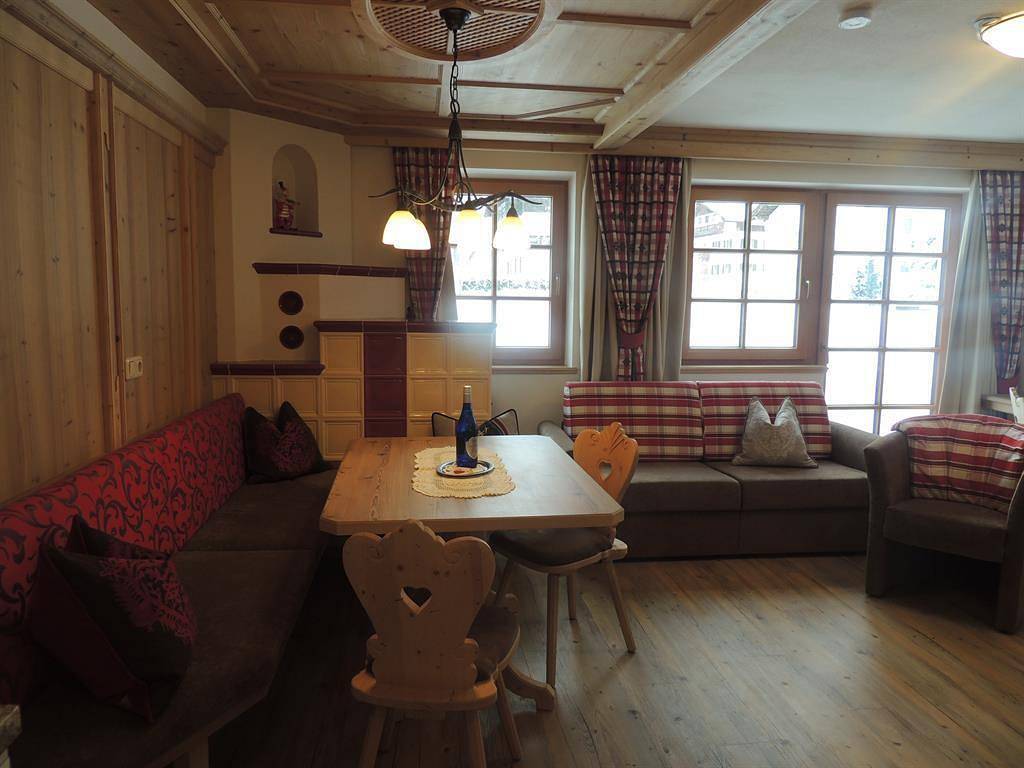 Entire holiday apartment, Romantik Suite in Holzgau, Allgäu alps (Austria)