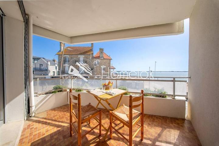 Gîte pour 4 personnes, avec terrasse dans Office De Tourisme De Larmor Plage