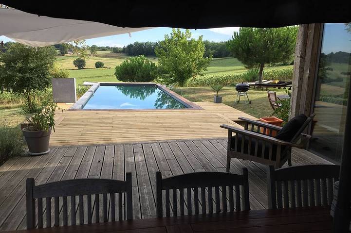 Location de vacances pour 6 personnes, avec terrasse et jardin à Soumensac