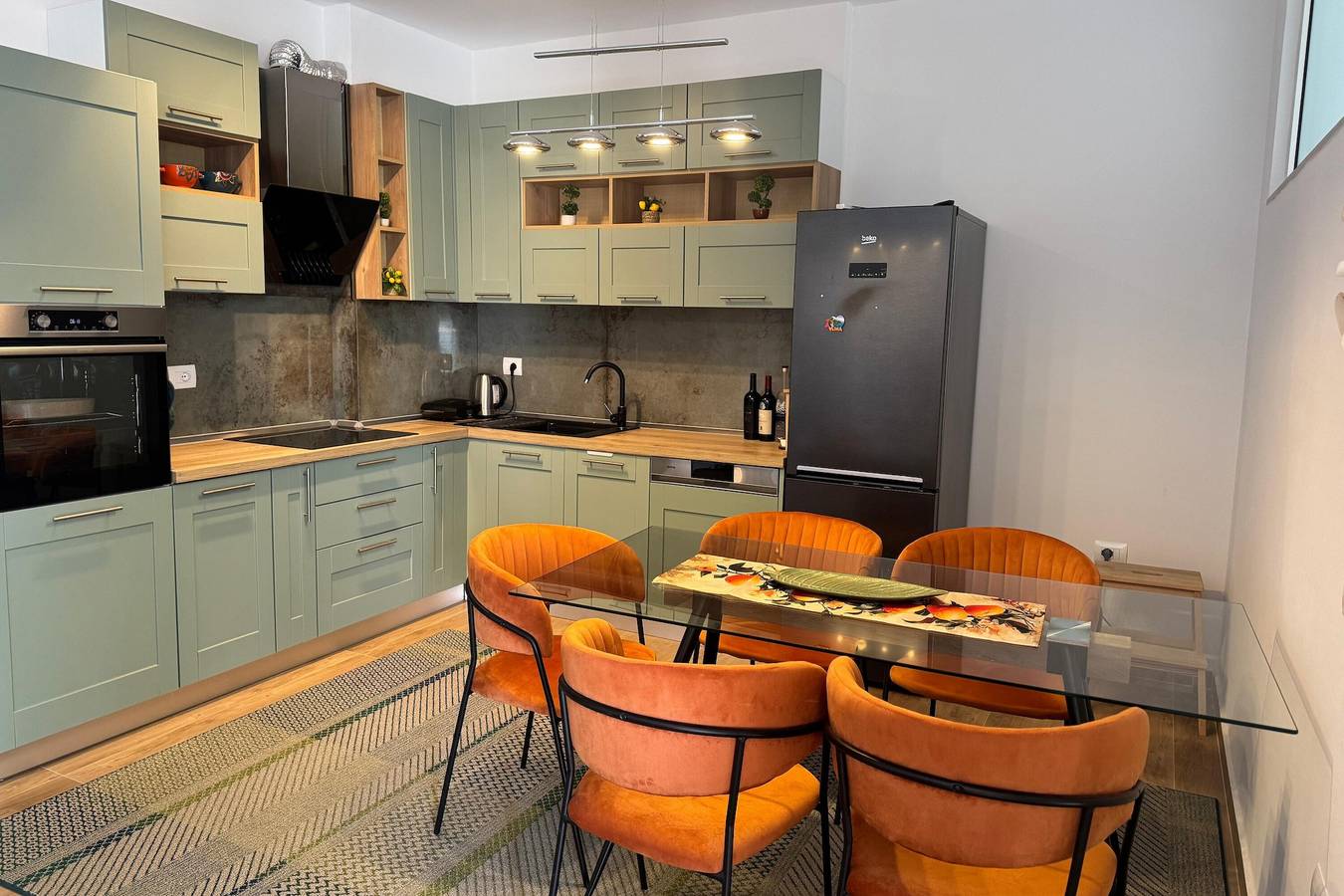 Apartamento entero, Apartamento de vacaciones para 7 personas con balcón in Vlorë (Ciudad), Vlorë