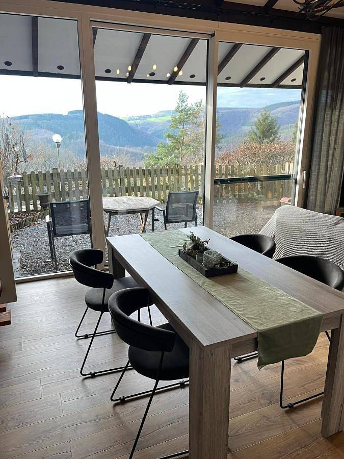 Location de vacances pour 2 personnes, avec terrasse et vue, animaux acceptés dans Petit Coo