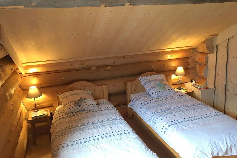 Chalet spacieux et calme - 6 couchages - 4 étoiles - 120m2 in La Pesse, Parc naturel régional du Haut-Jura
