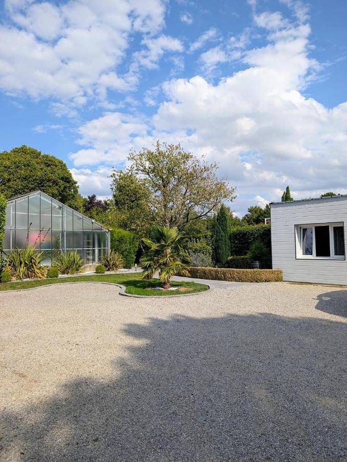 Gîte pour 2 personnes, avec jardin ainsi que vue et piscine dans Bayenghem-lès-Éperlecques