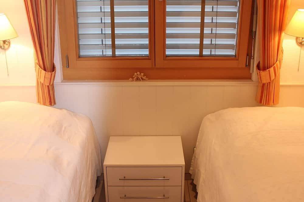 Ganze Wohnung, Alpen-Träumli - Exklusive Ferienwohnung mit aussichtsreicher Sonnenterrasse in Beatenberg, Thunersee