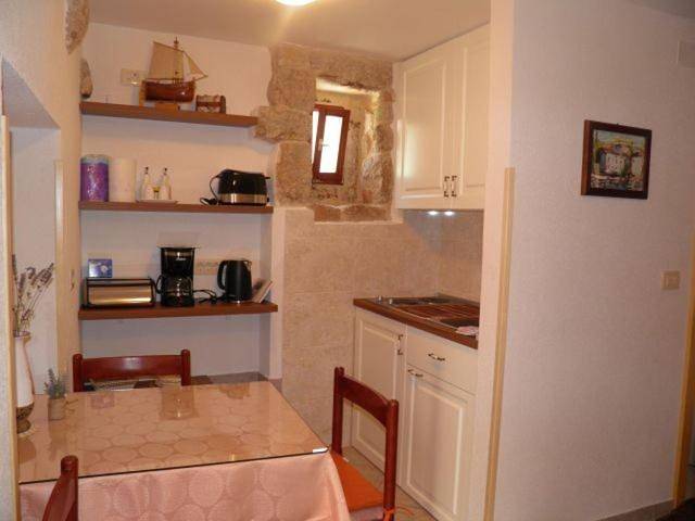 Gîte pour 2 personnes, avec terrasse dans Mošćenice - 3