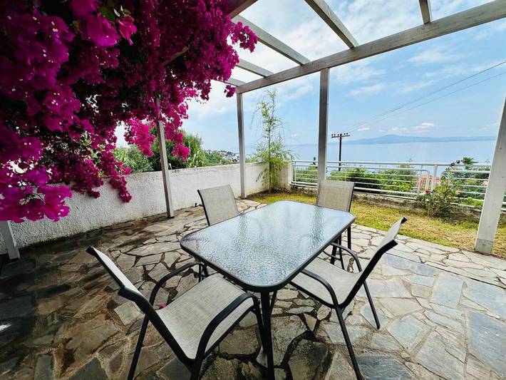 Location de vacances pour 4 personnes, avec jardin et vue dans Mikra Mandinia