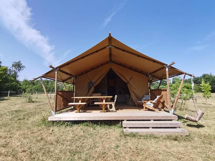 Gîte pour 13 personnes, avec Terrasse et Jardin à Vaas
