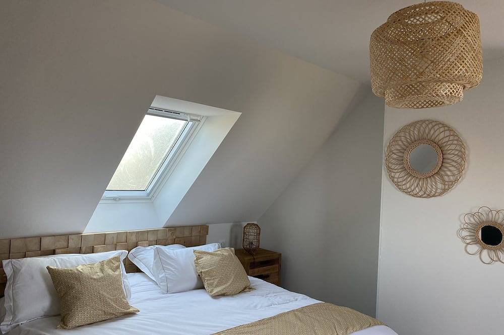 Villa Métairie, with its luxury amenities, is a unique property on the island. in Locmaria, Côte des Mégalithes