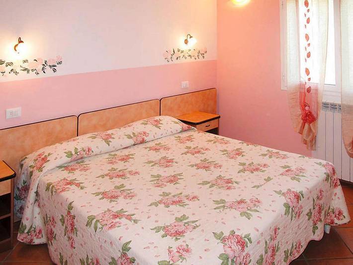 Agriturismo per 4 persone, con Giardino e Piscina in Imperia e dintorni