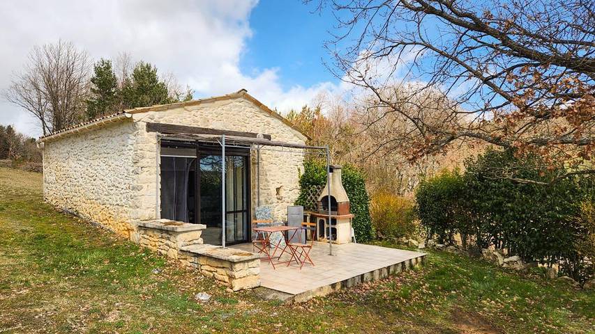 Gîte pour 4 personnes, avec Terrasse ainsi que Jardin et Vue à Revest-du-Bion