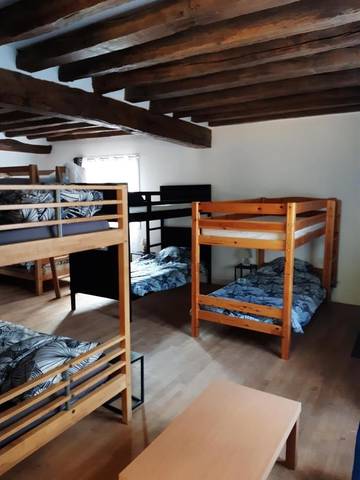Gîte pour 15 personnes, avec jardin et vue à Vouzon