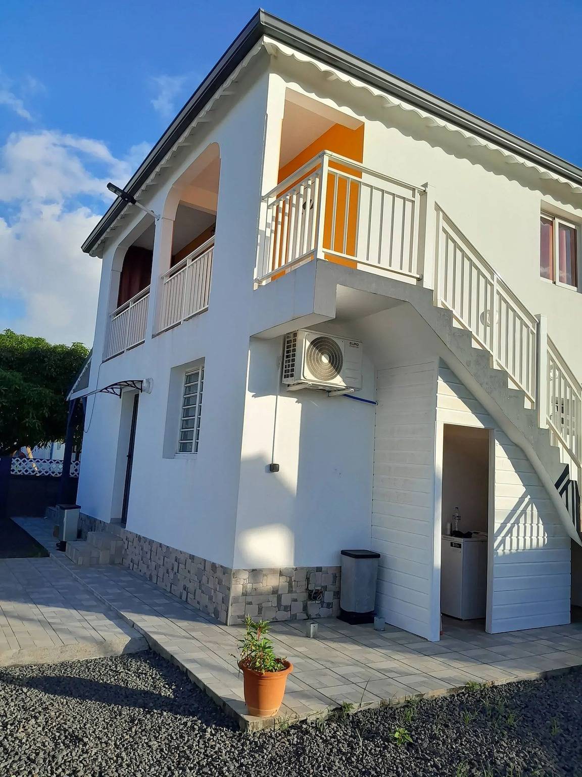 Charmante maison avec piscine partagée à Les Abymes in Les Abymes, Guadeloupe