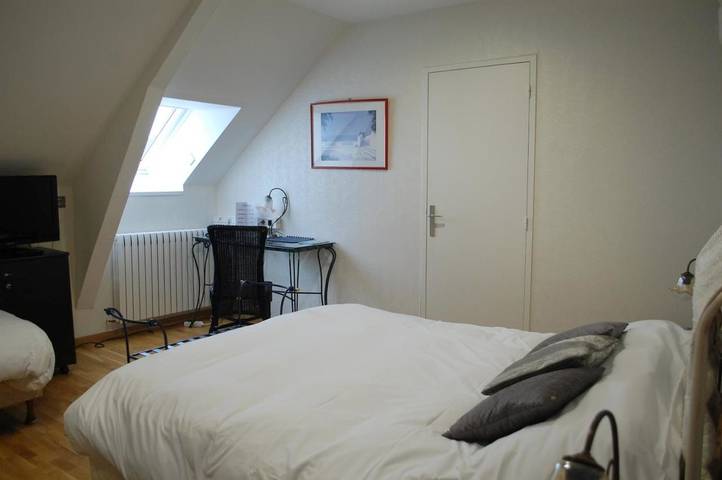 Hôtel pour 3 personnes, avec terrasse ainsi que vue et jardin à Pontivy - 2